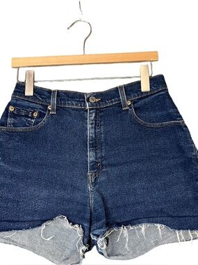 Vintage Levi’s 550 High Rise Jean Shorts Dark Wash 28 W 3” L inseam Minimalist